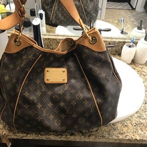 Large LV purse 100% authentic